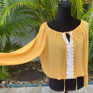 Xoxo blouse ‼️‼️$10‼️‼️CLEARANCE SALE